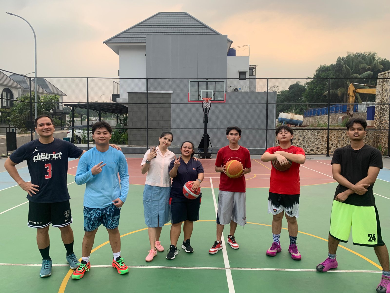 nge-Basket Bareng Katekisan 2026 (K26) K26 jalin relasi dengan K24, K25 pemuda, gsm, dan muger lewat basket bareng.